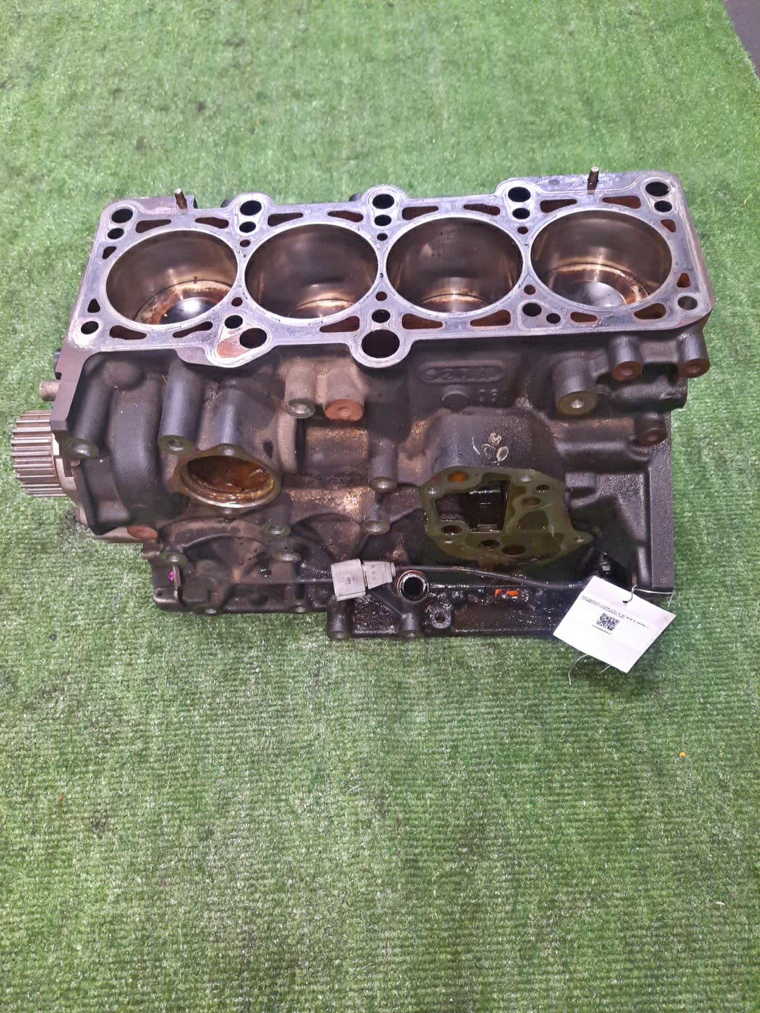 Блок двигателя AUDI A4 8EC BWE 012298 1 ракурс Блок двигателя AUDI A4 8EC BWE 012298 1 ракурс