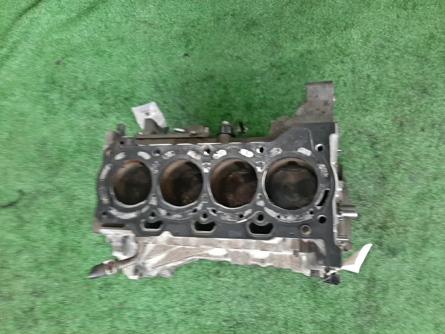 Блок двигателя TOYOTA VOXY ZRR70G 3ZR-FE 4102131 1 ракурс