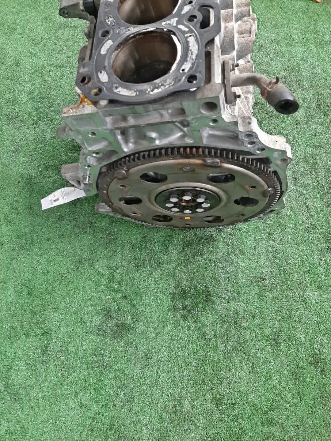 Блок двигателя TOYOTA VOXY ZRR70G 3ZR-FE 4102131 4 ракурс