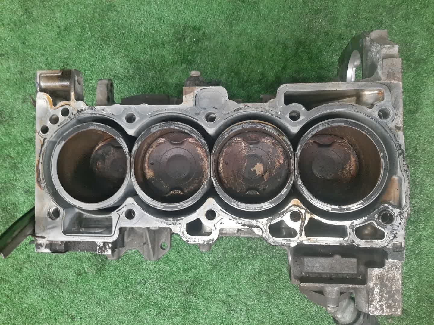Блок двигателя NISSAN X-TRAIL TNT31 QR25DE 503402A 5 ракурс