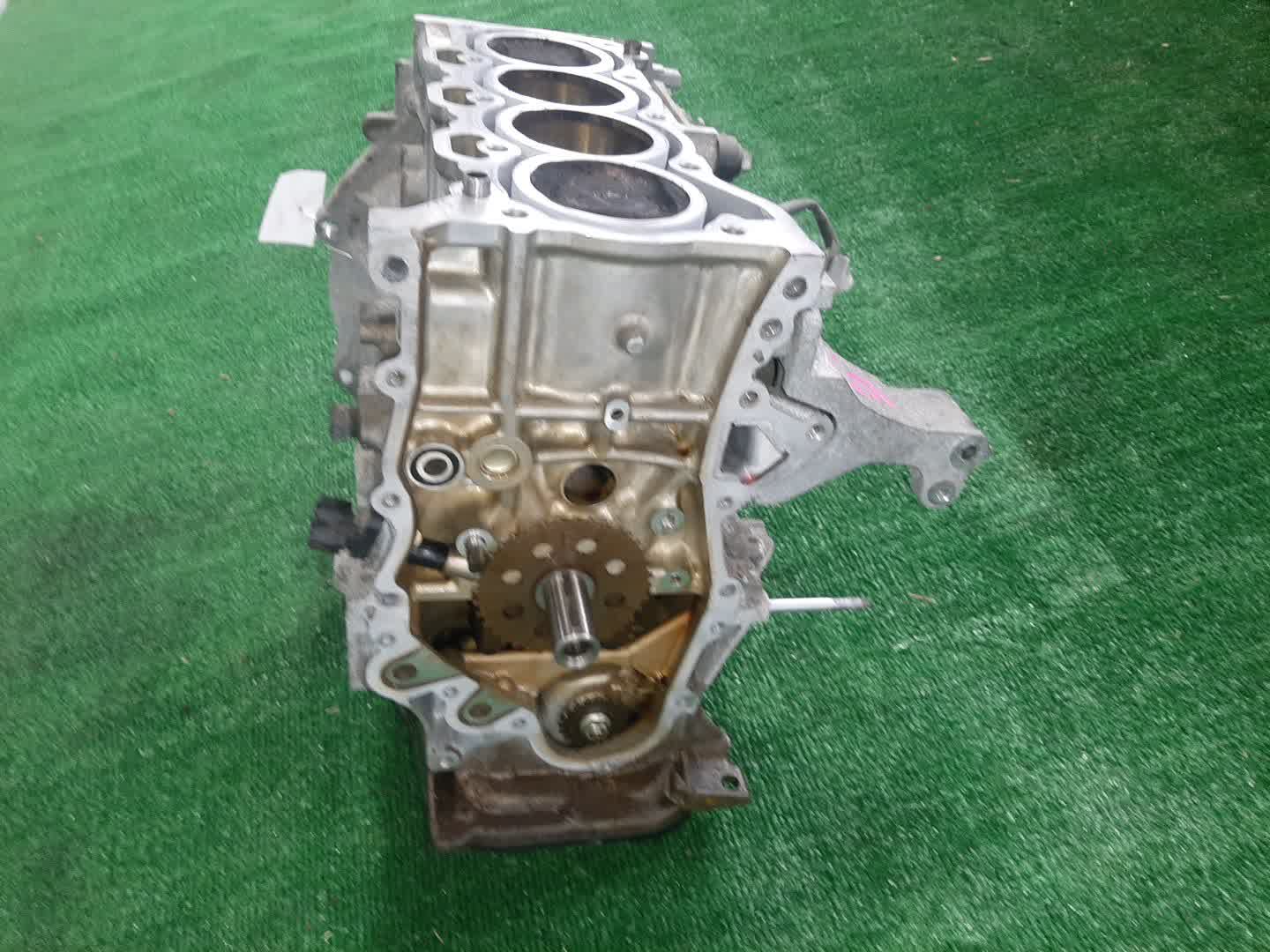Блок двигателя TOYOTA AURIS ZRE154H 2ZR-FE 0067194 1 ракурс
