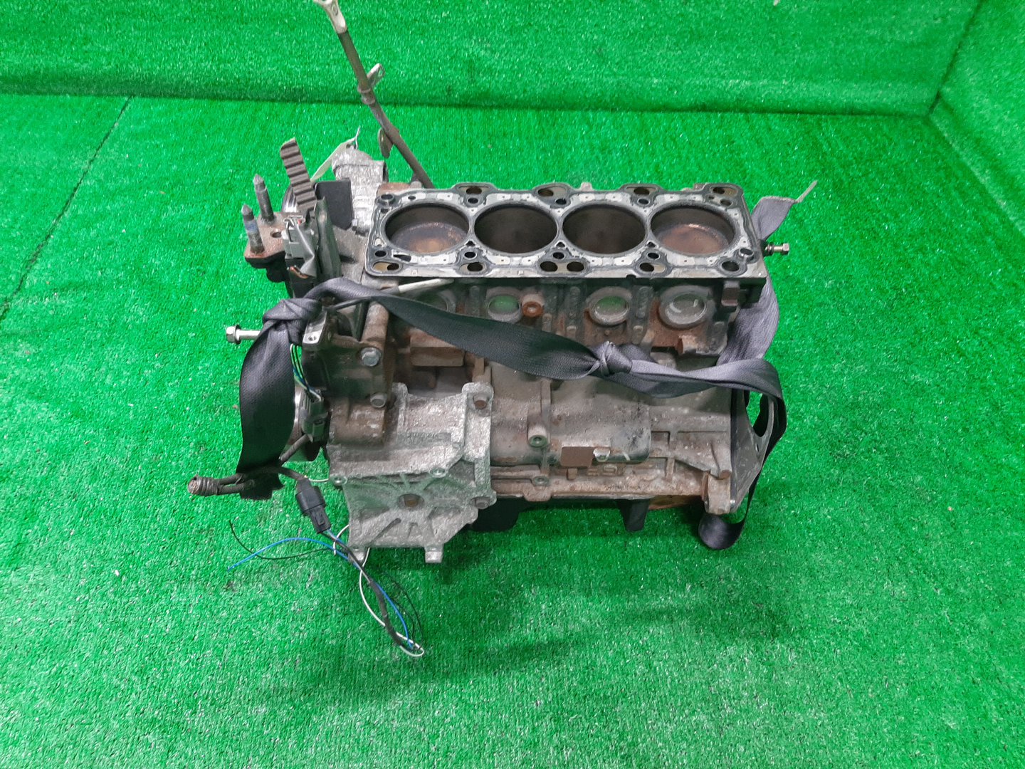 Блок двигателя MITSUBISHI GRANDIS NA4W 4G69 JG7566 4 ракурс Блок двигателя MITSUBISHI GRANDIS NA4W 4G69 JG7566 4 ракурс