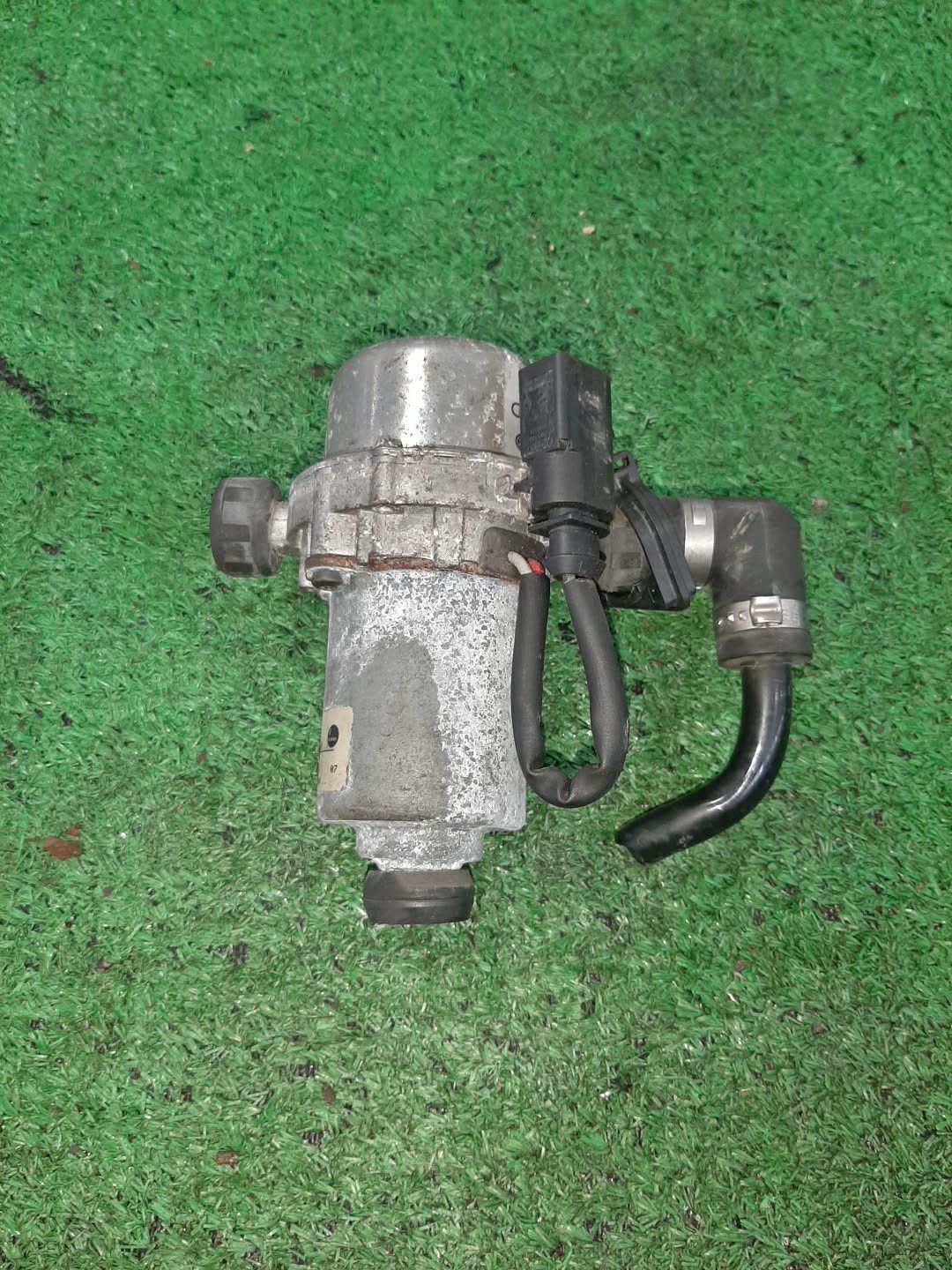 Вакуумник VOLKSWAGEN TOUAREG 7LA BMV 8E0927317A 2 ракурс