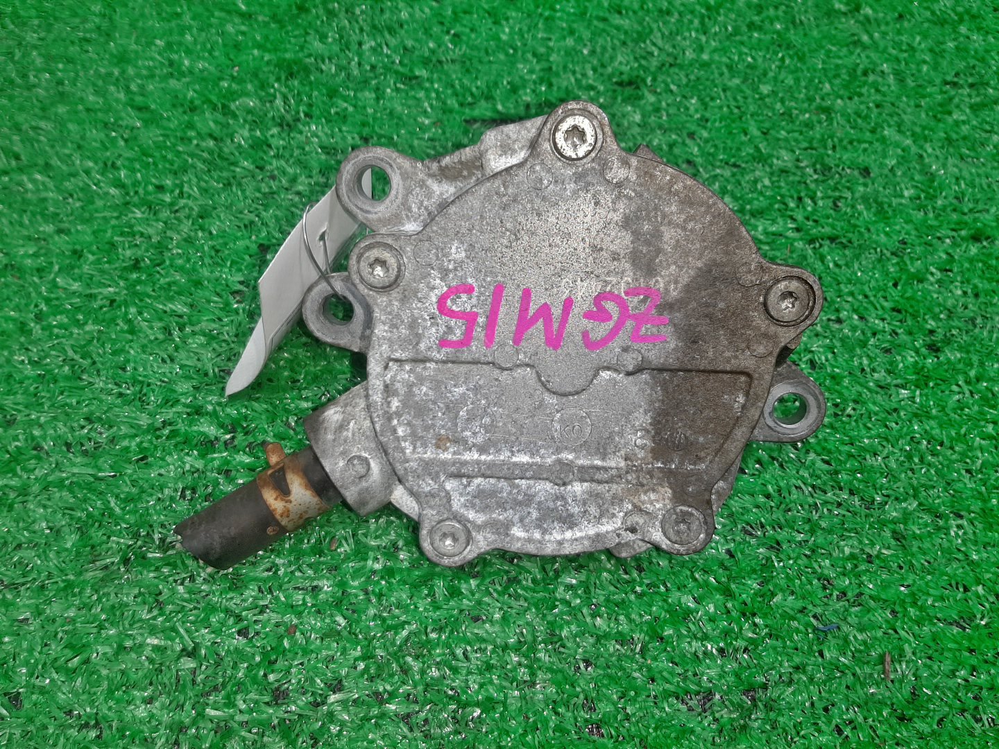 Вакуумник TOYOTA ISIS ZGM15G 2ZR-FAE 2 ракурс