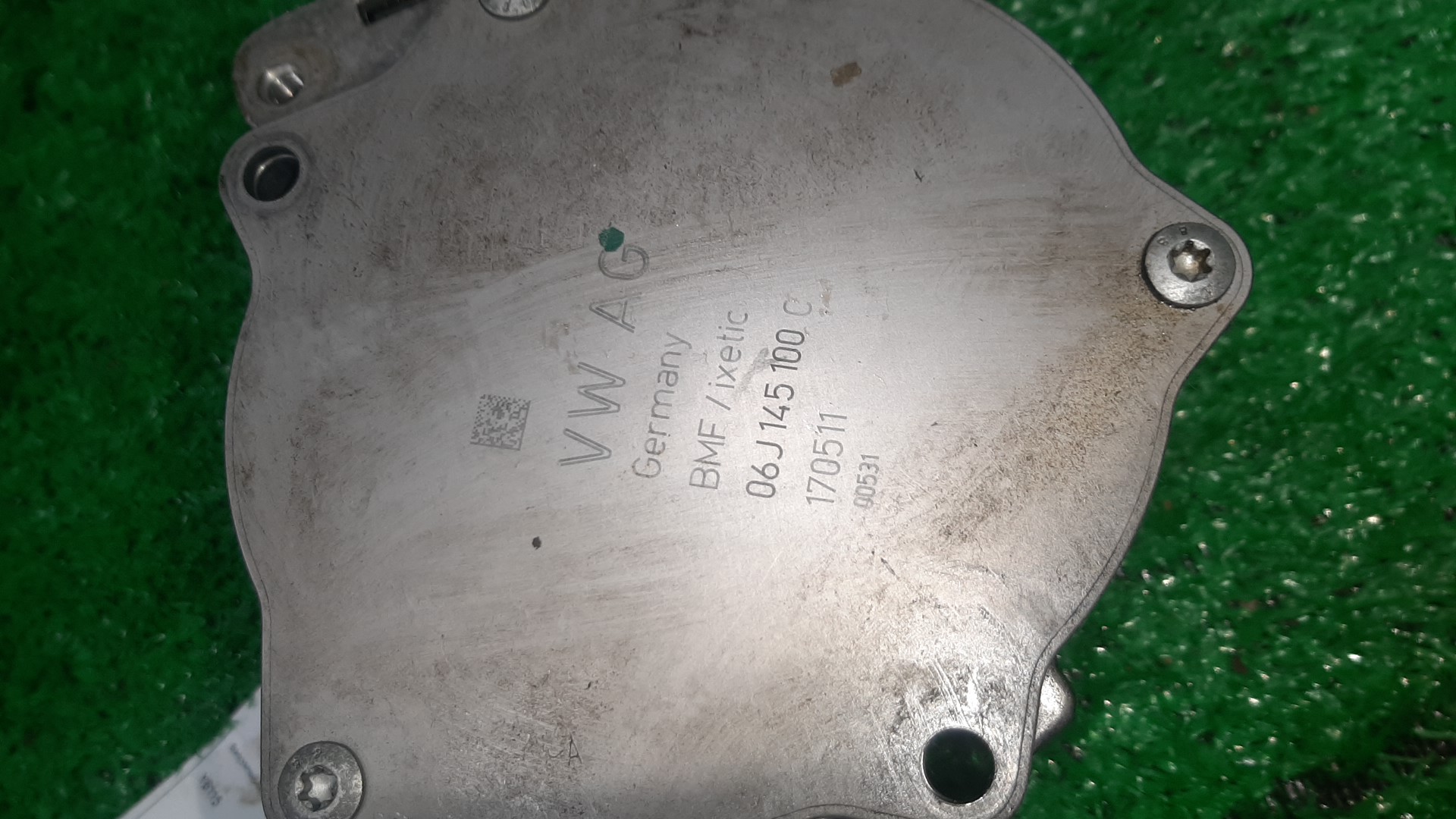 Вакуумник AUDI A4 8K2 CDNB 06J145100C 3 ракурс