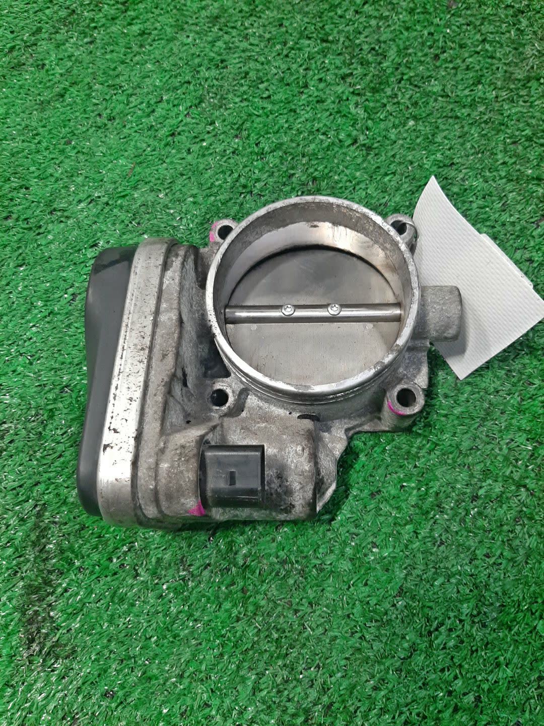 Дроссельная заслонка BMW 3-Series E90 N52B25AE 751694604 1 ракурс