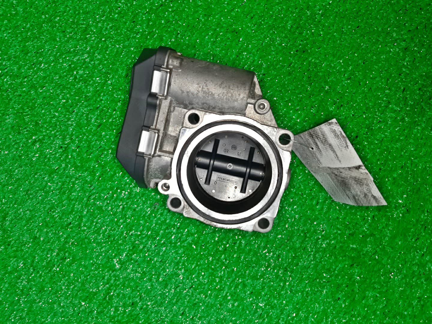 Дроссельная заслонка BMW 1-Series E87 N45B16AC 1354-7561067-04 1 ракурс