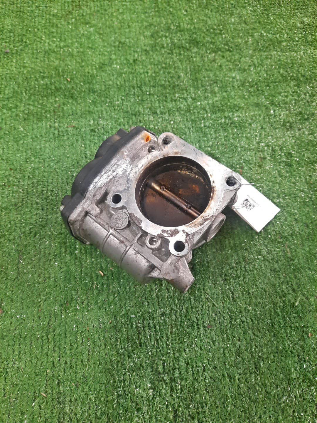 Дроссельная заслонка NISSAN SERENA C26 MR20DD 526-01 2 ракурс