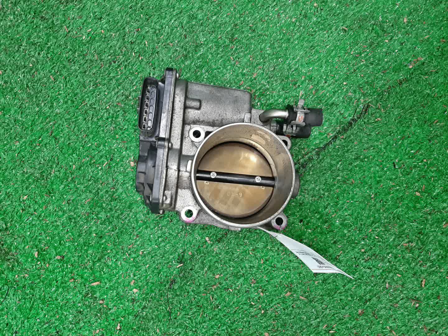 Дроссельная заслонка LEXUS RX450H GYL15W 2GR-FXE 22030-31030 1 ракурс
