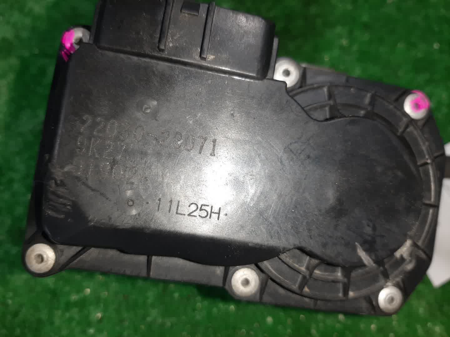 Дроссельная заслонка TOYOTA ESTIMA ACR50W 2AZ-FE 22030-28071 3 ракурс