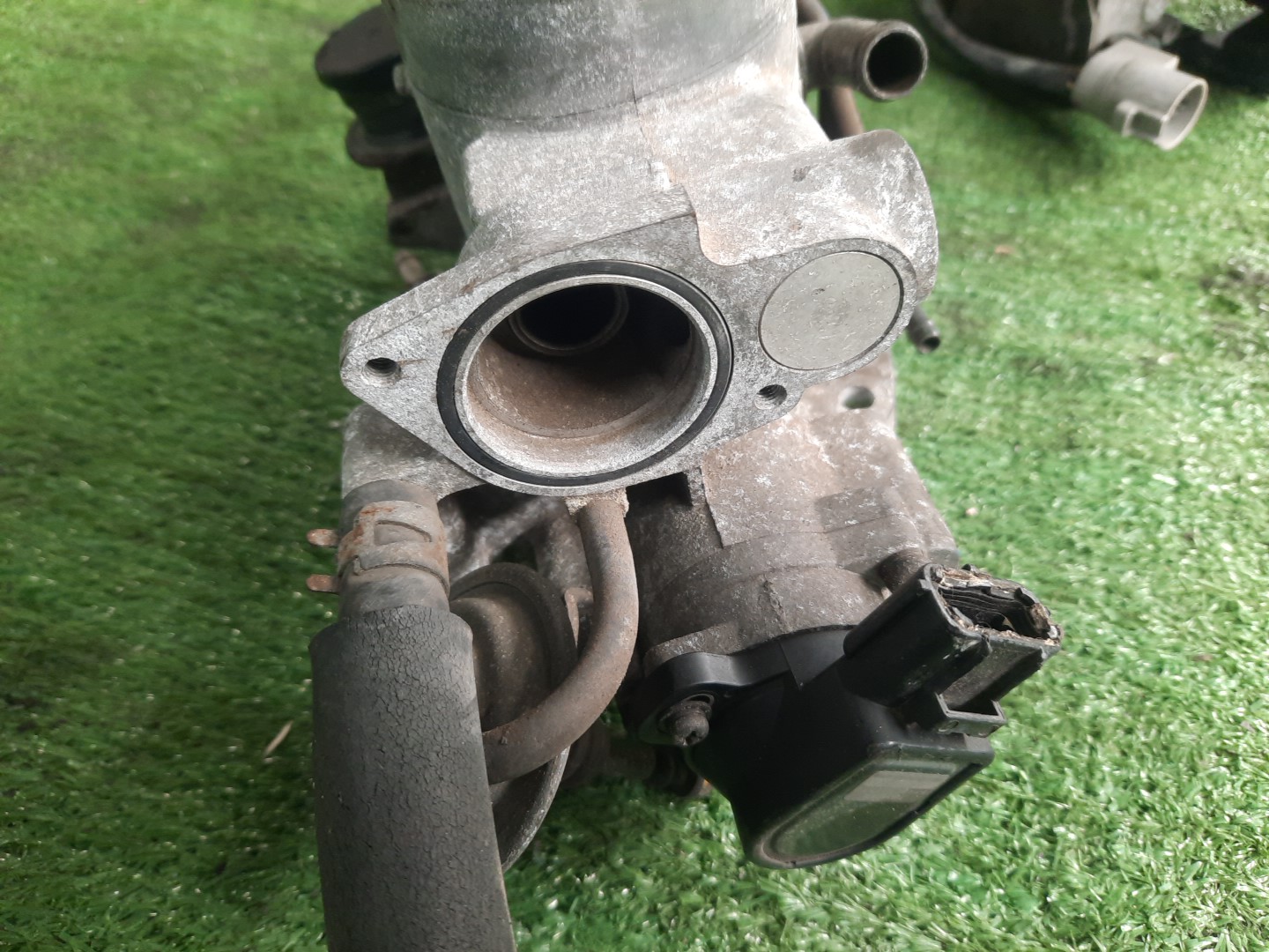 Дроссельная заслонка TOYOTA LAND CRUISER FZJ80 1FZ-FE 88002-60020 2 ракурс Дроссельная заслонка TOYOTA LAND CRUISER FZJ80 1FZ-FE 88002-60020 2 ракурс