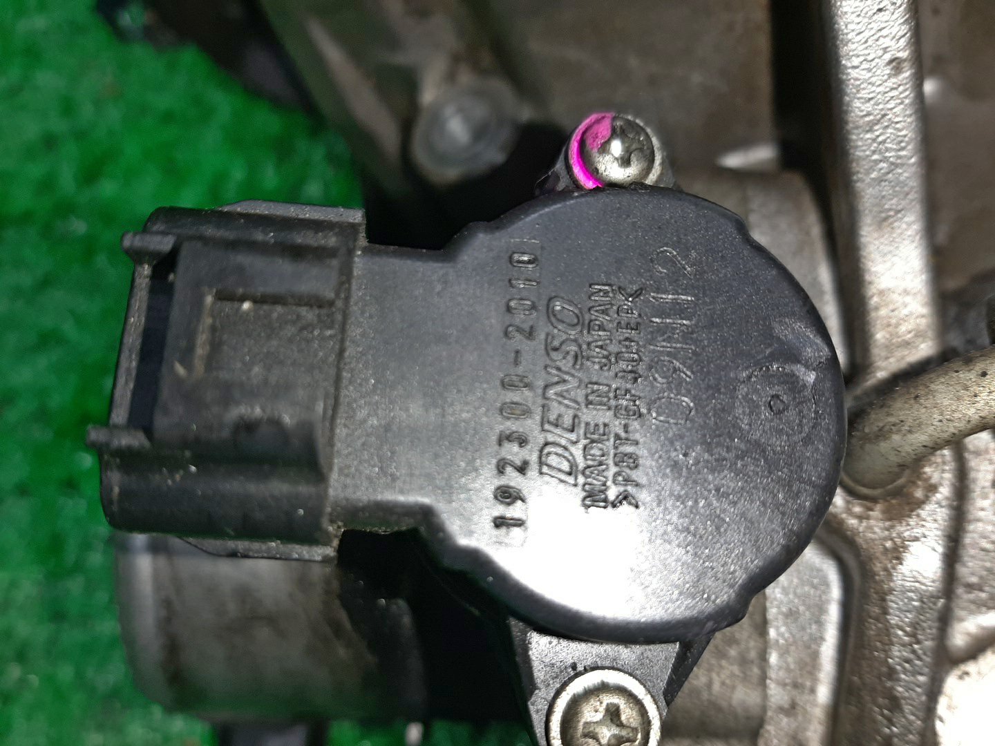 Дроссельная заслонка TOYOTA DYNA XZU620D N04C-T 192300-2010 4 ракурс