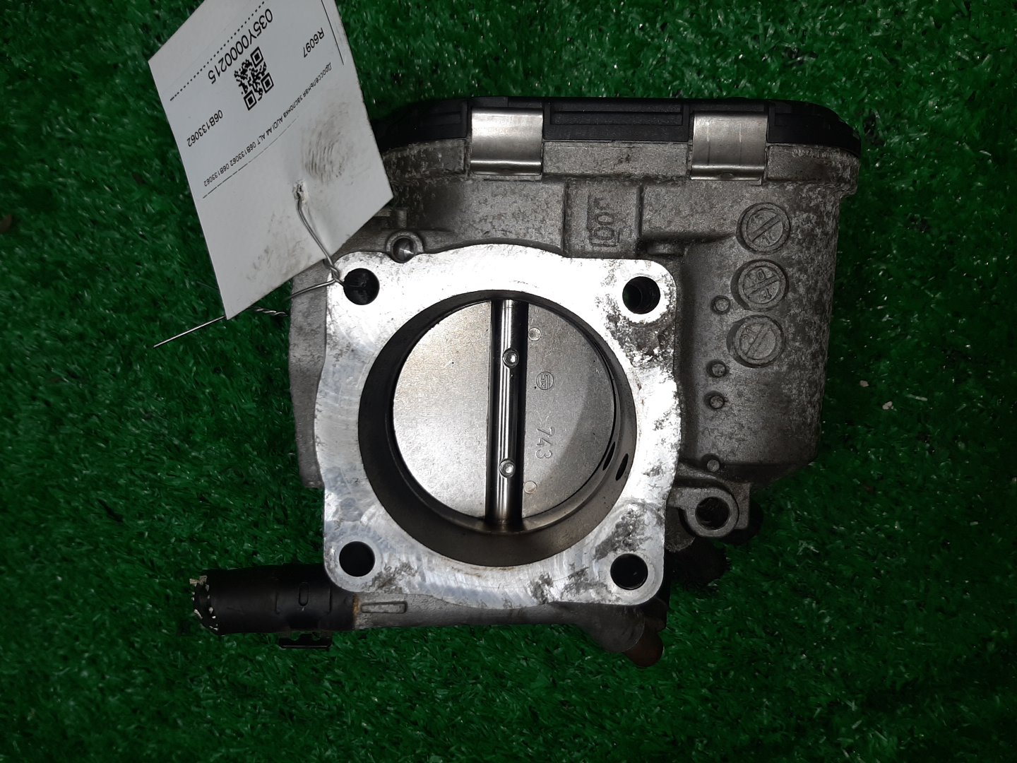Дроссельная заслонка AUDI A4 8EC ALT 06B133062 2 ракурс Дроссельная заслонка AUDI A4 8EC ALT 06B133062 2 ракурс