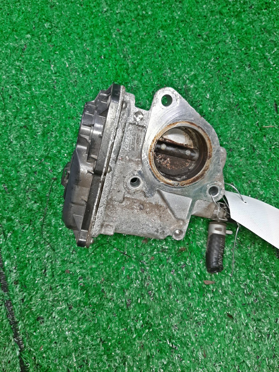 Дроссельная заслонка DAIHATSU HIJET S331V KF 22030-B5010 2 ракурс