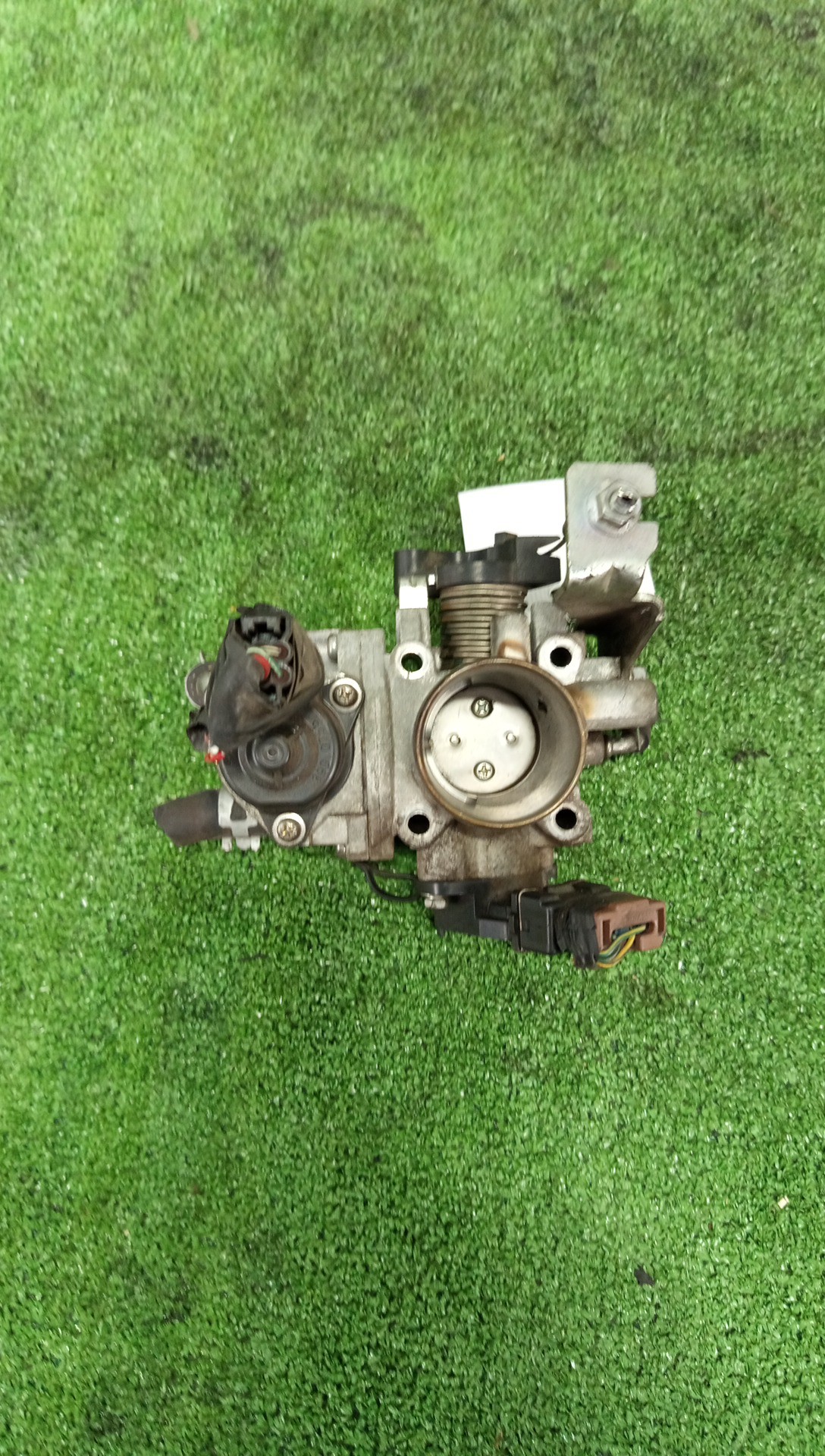 Дроссельная заслонка NISSAN NV100 CLIPPER U72V 3G83 2 ракурс
