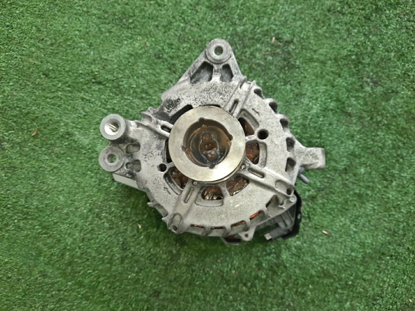 Генератор NISSAN SERENA HFC26 MR20DD GR231-1VM0C 2 ракурс