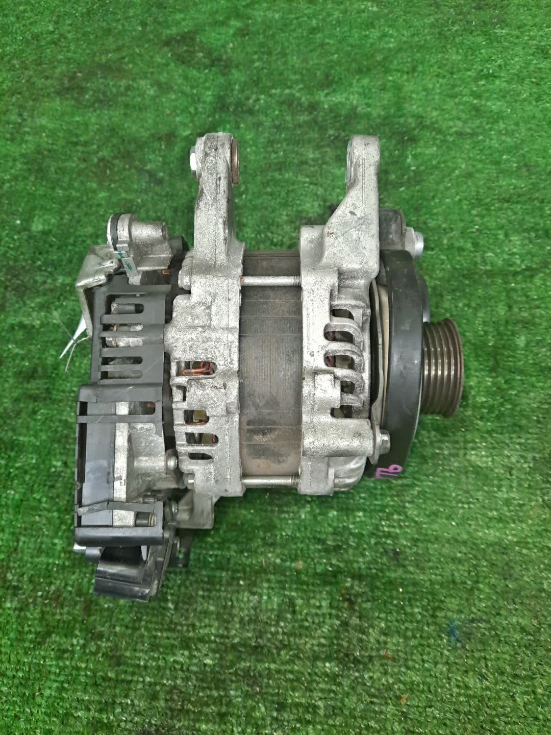 Генератор NISSAN SERENA C27 MR20DD 2310A-5TA2A 2 ракурс