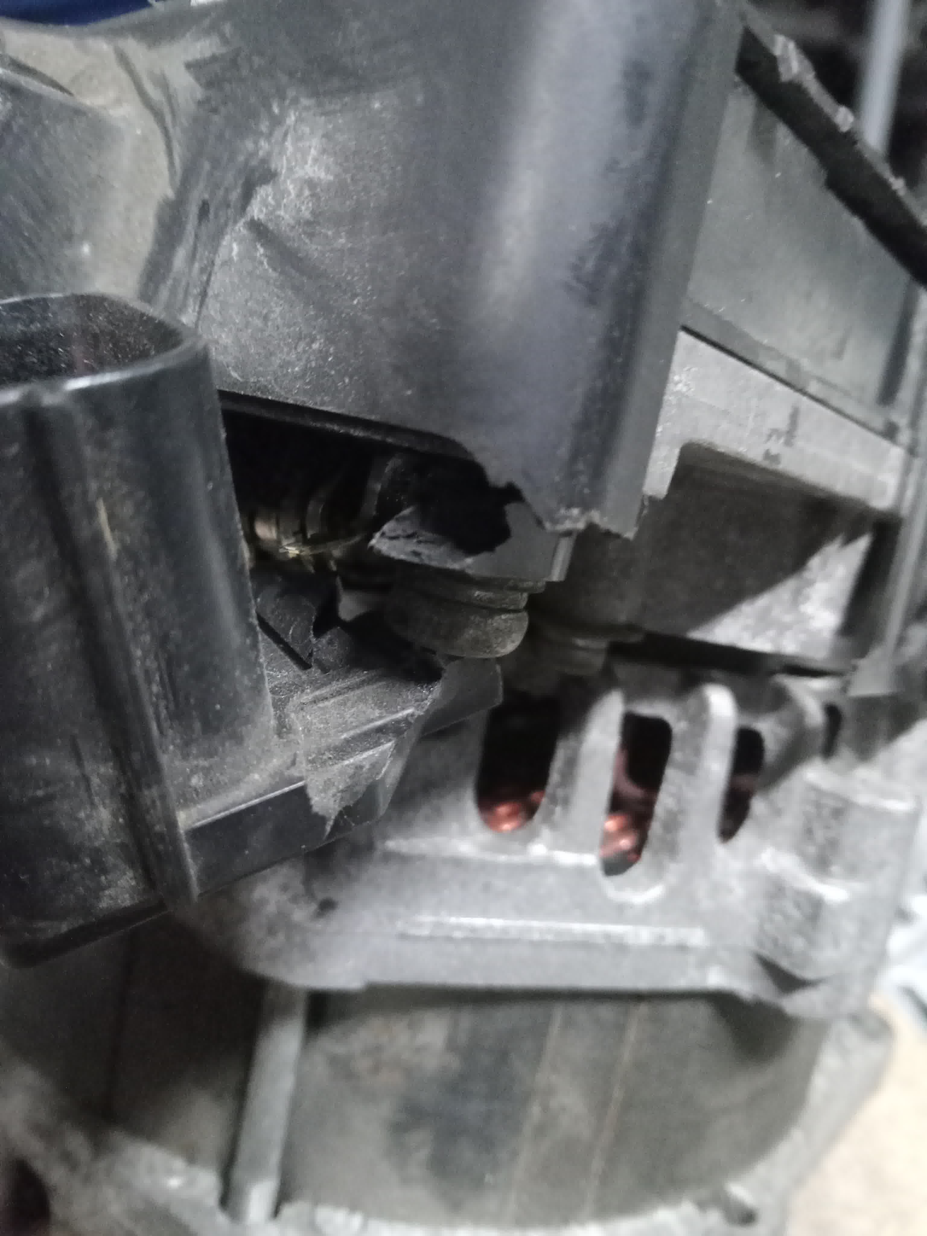 Генератор NISSAN SERENA C27 MR20DD 2310A-5TA2A 5 ракурс