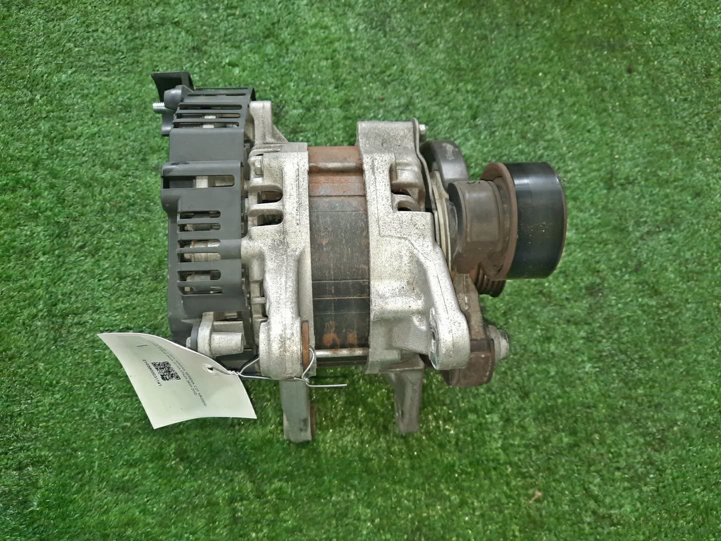 Генератор NISSAN SERENA C27 MR20DD 2310A-5TA2A 1 ракурс