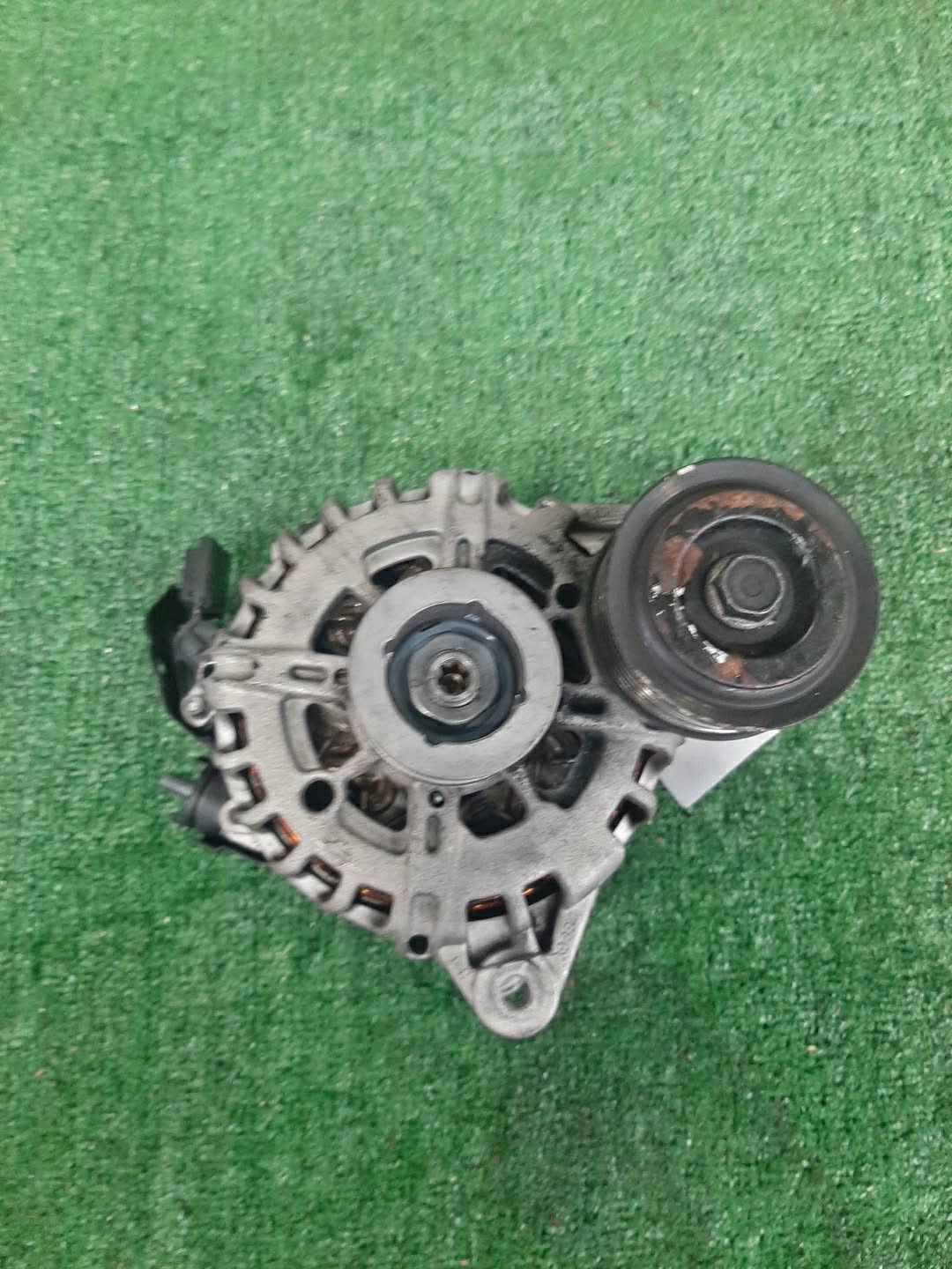 Генератор NISSAN SERENA FNC26 MR20DD A740578A 2 ракурс