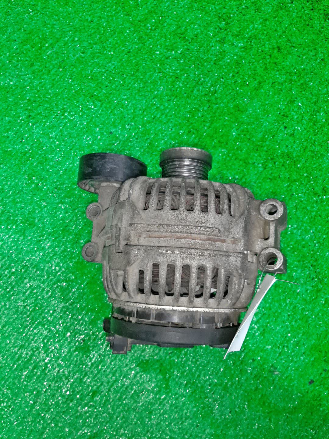 Генератор BMW 1-Series E87 N45B16AC F-00M-A45-221 1 ракурс