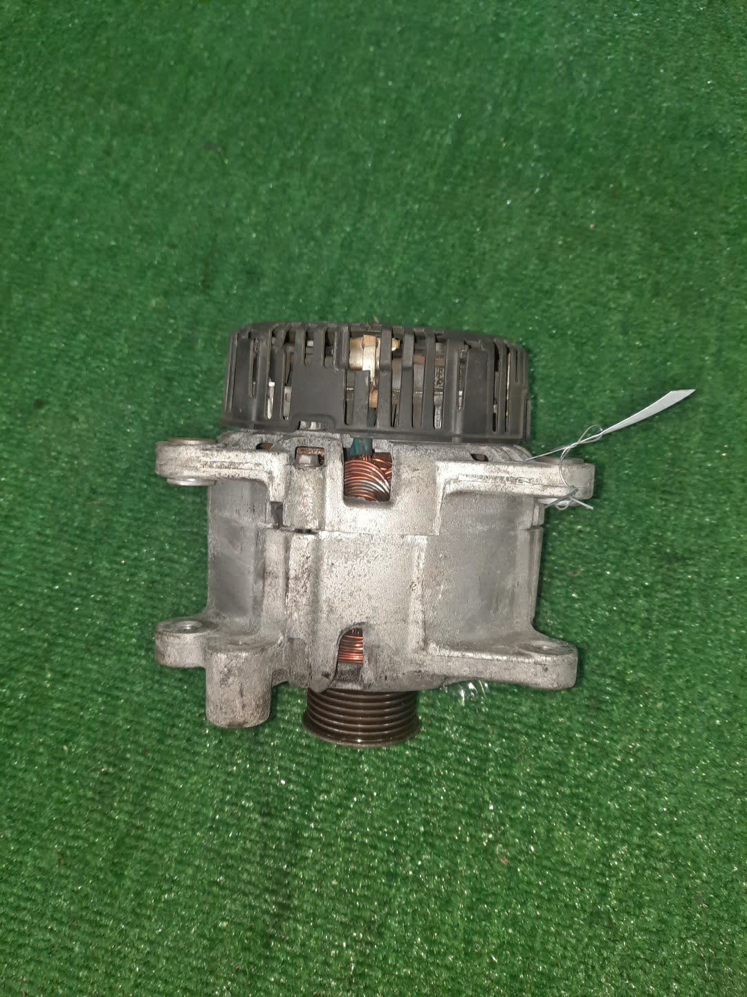 Генератор NISSAN SERENA C26 MR20DD 2310A-1VM0A 1 ракурс