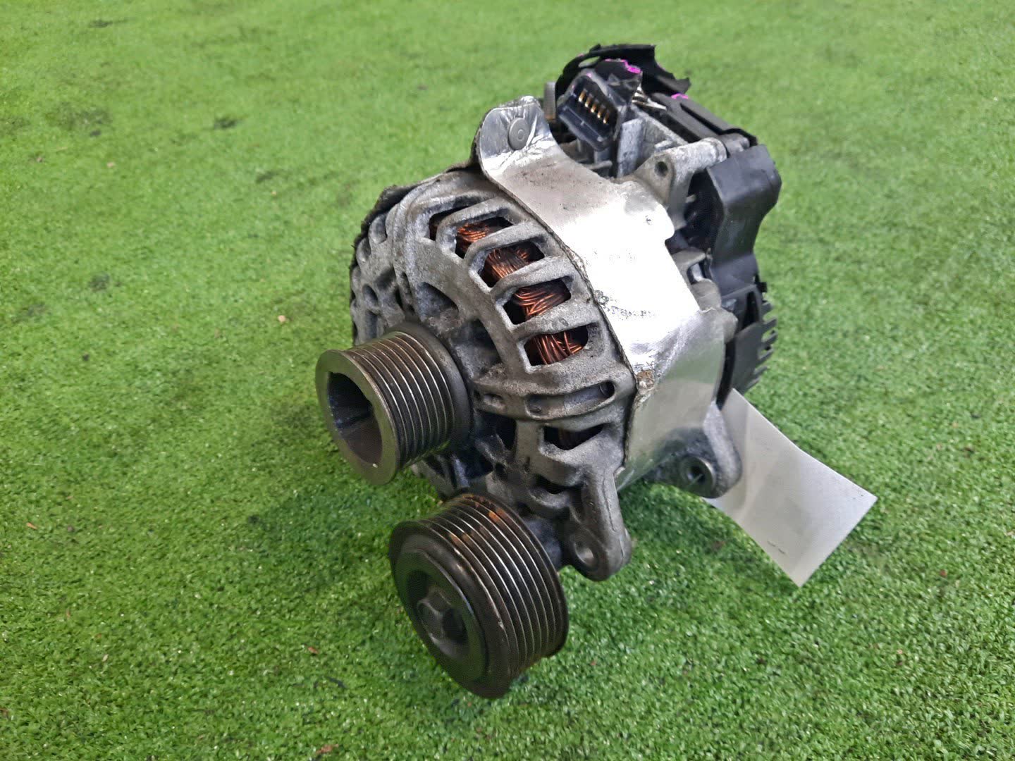 Генератор NISSAN SERENA C26 MR20DD 2310A-1VA0C 1 ракурс
