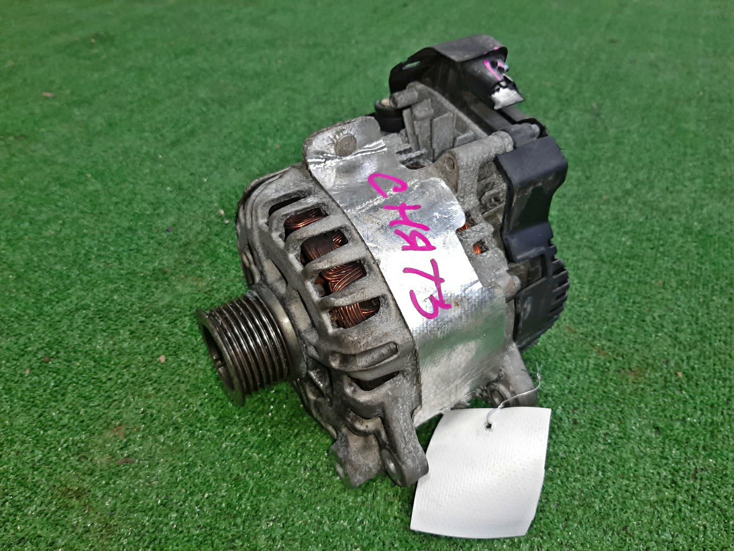 Генератор NISSAN SERENA C26 MR20DD 2612632AZ 1 ракурс