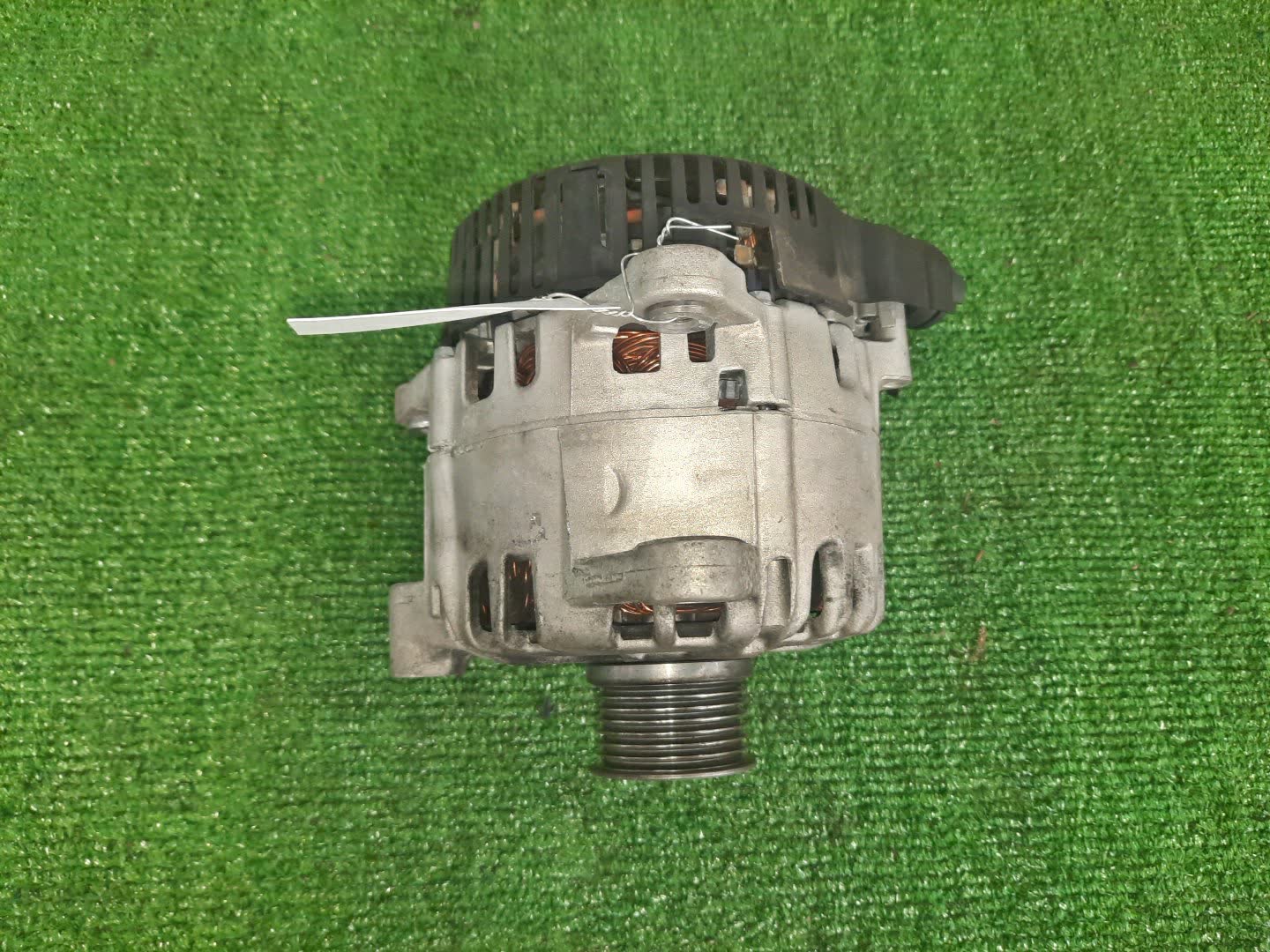 Генератор NISSAN SERENA C26 MR20DD GR231-1VA0C 1 ракурс