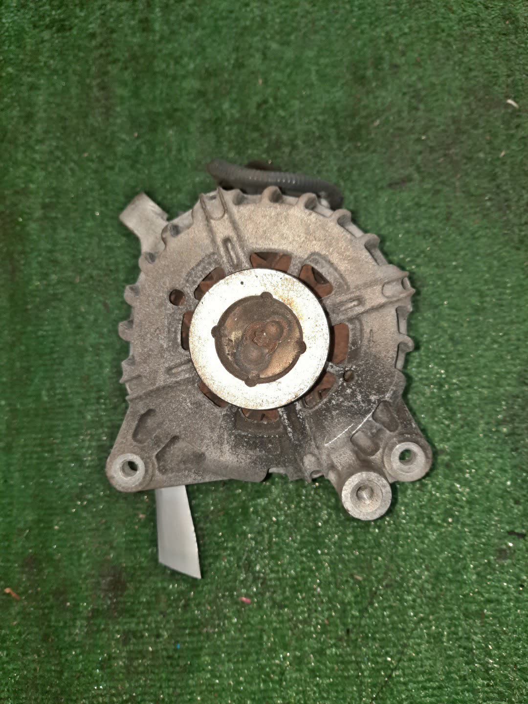 Генератор NISSAN SERENA C26 MR20DD 2310A-1VM0A 1 ракурс