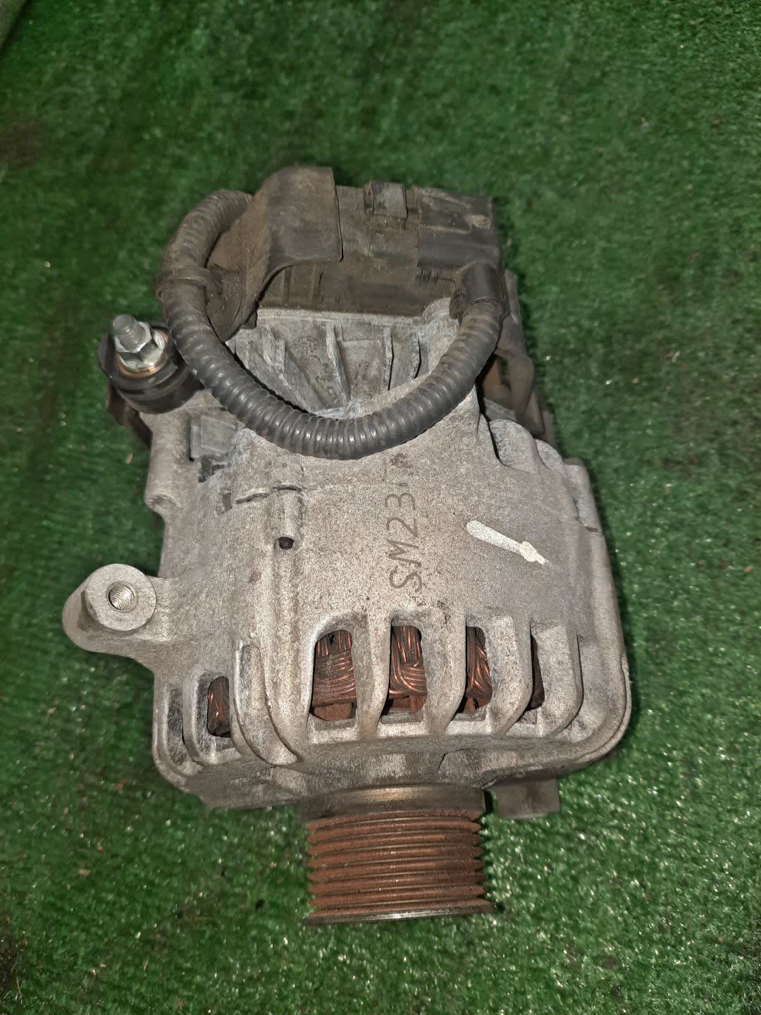 Генератор NISSAN SERENA C26 MR20DD 2310A-1VM0A 2 ракурс