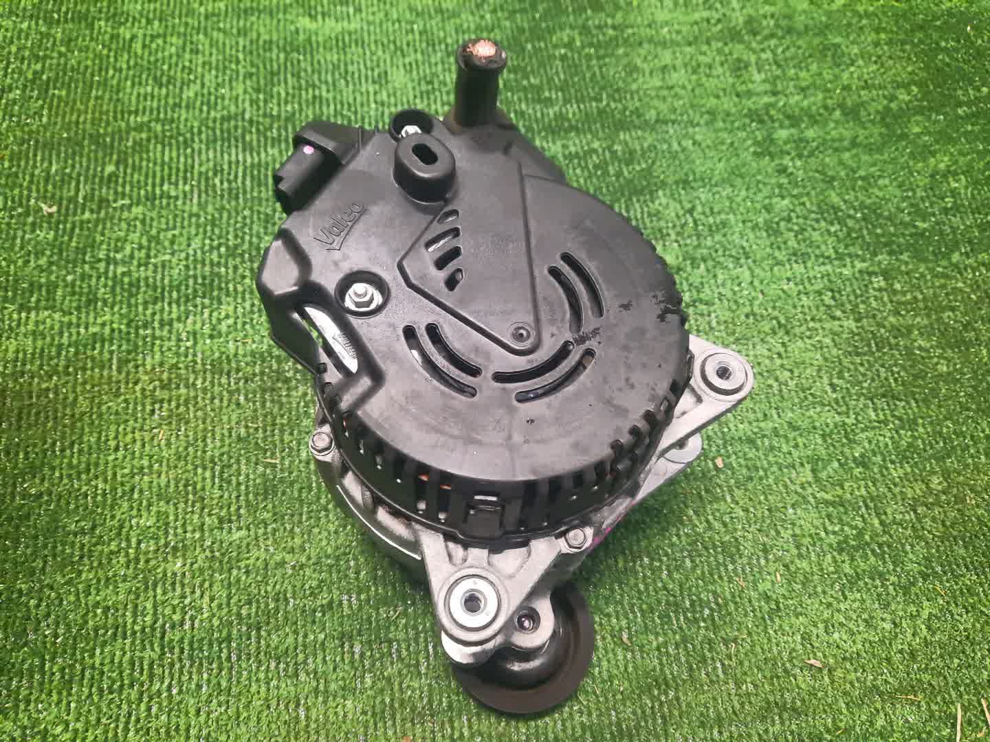 Генератор NISSAN SERENA HFC26 MR20DD GR231-1VM0C 4 ракурс