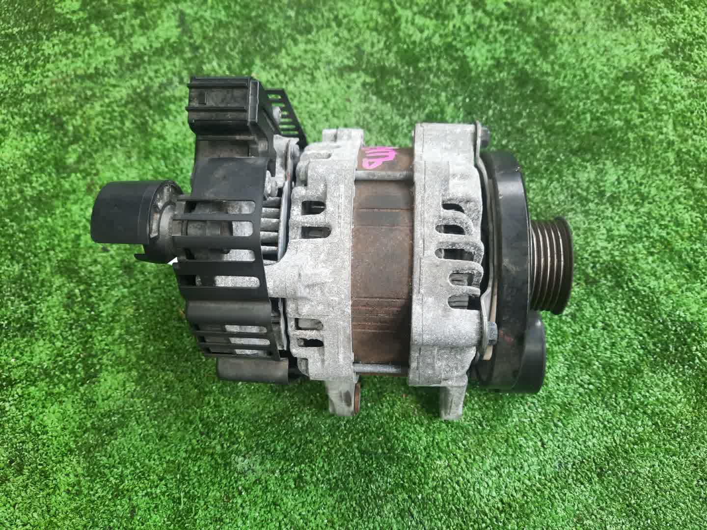 Генератор NISSAN SERENA GNC27 MR20DD 2310A-5TA1A 1 ракурс