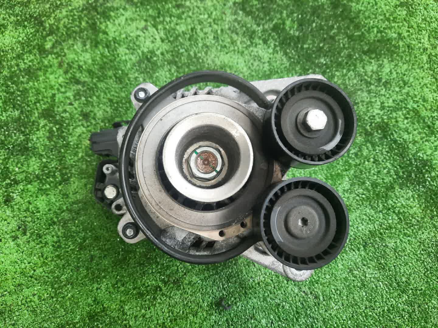 Генератор NISSAN SERENA GNC27 MR20DD 2310A-5TA1A 2 ракурс