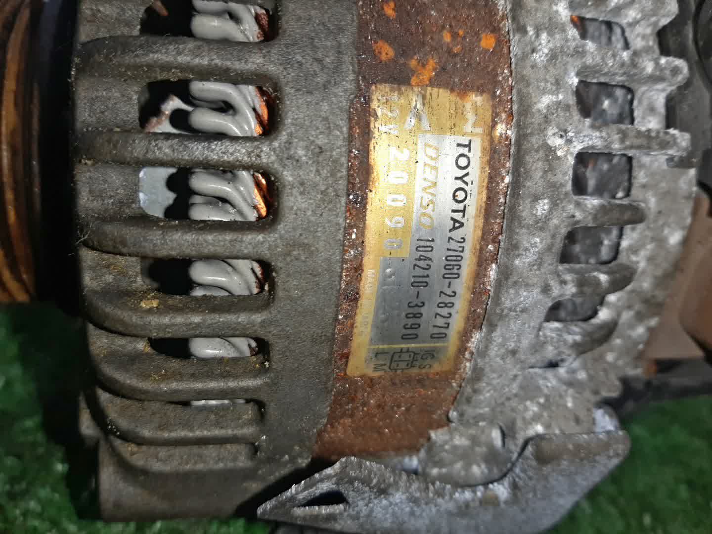 Генератор TOYOTA CAMRY ACV30 2AZ-FE 27060-28270 2 ракурс