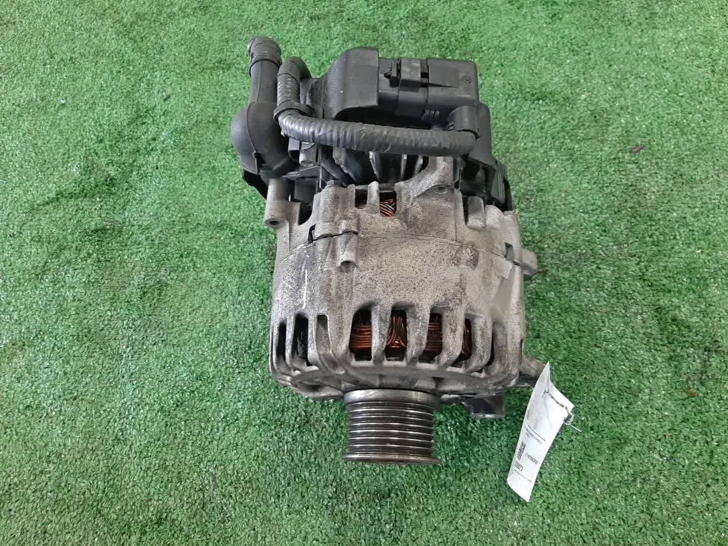 Генератор NISSAN SERENA C26 MR20DD 2310A-1VA0C 2 ракурс