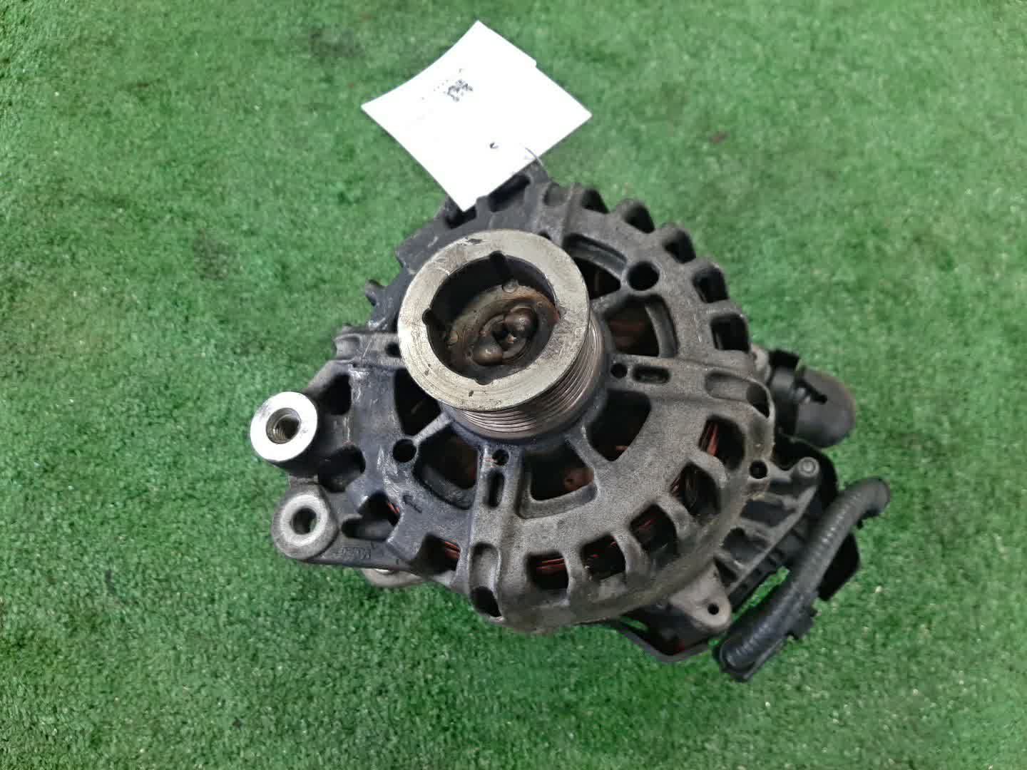Генератор NISSAN SERENA C26 MR20DD 2310A-1VA0C 1 ракурс