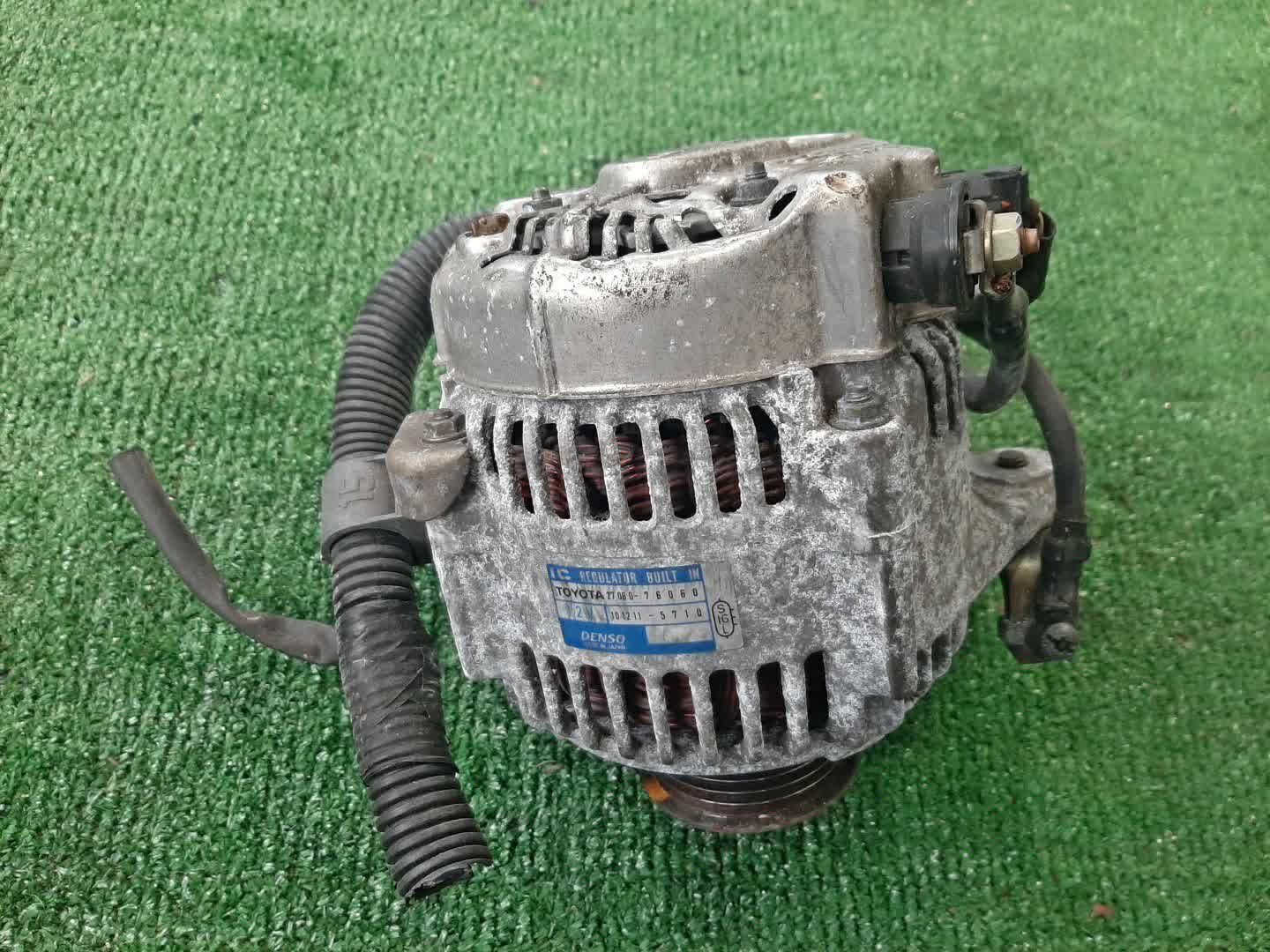 Генератор TOYOTA ESTIMA TCR20W 2TZ-FZE 27060-76060 3 ракурс