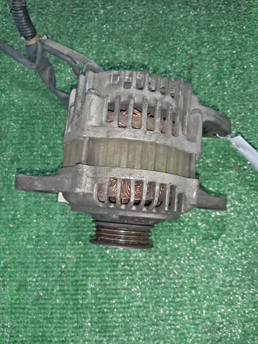 Генератор MAZDA DEMIO DW5W B5 LR165-712 1 ракурс