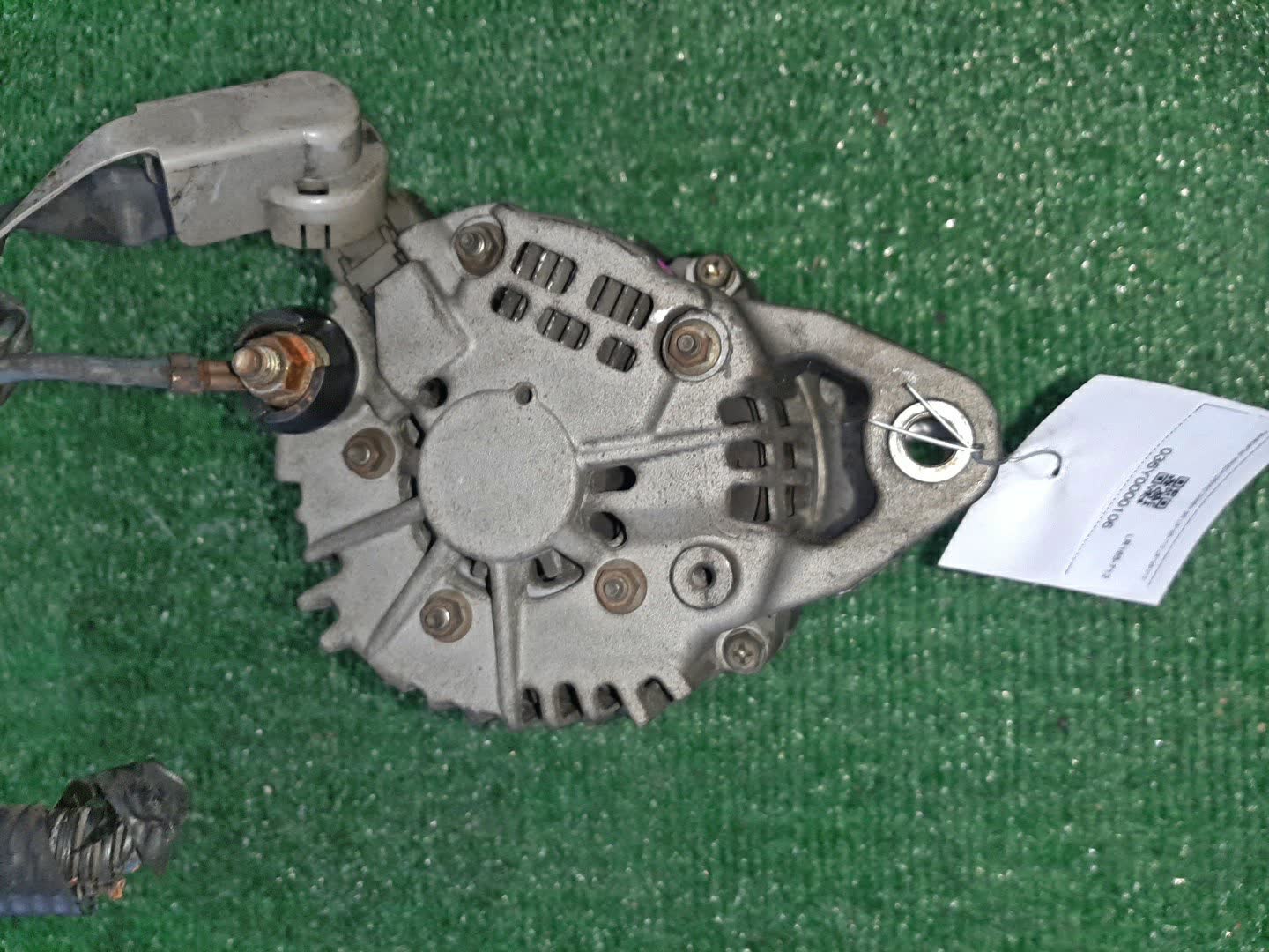 Генератор MAZDA DEMIO DW5W B5 LR165-712 2 ракурс