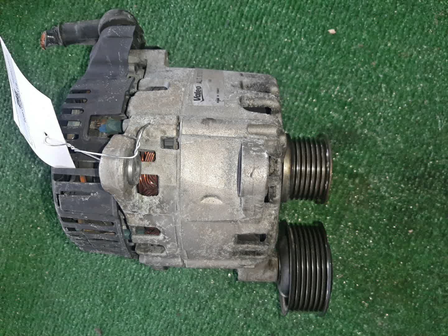 Генератор NISSAN SERENA C26 MR20DD 2310A-1VA0A 1 ракурс