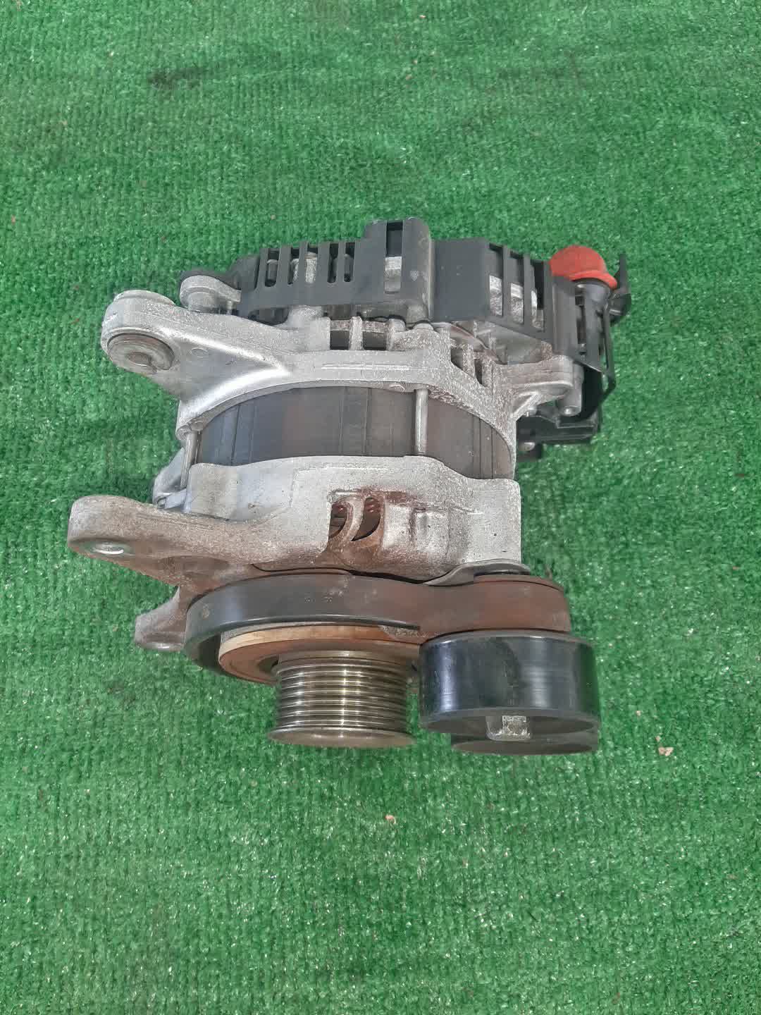 Генератор NISSAN SERENA C27 MR20DD 2310A-5TA2A 1 ракурс
