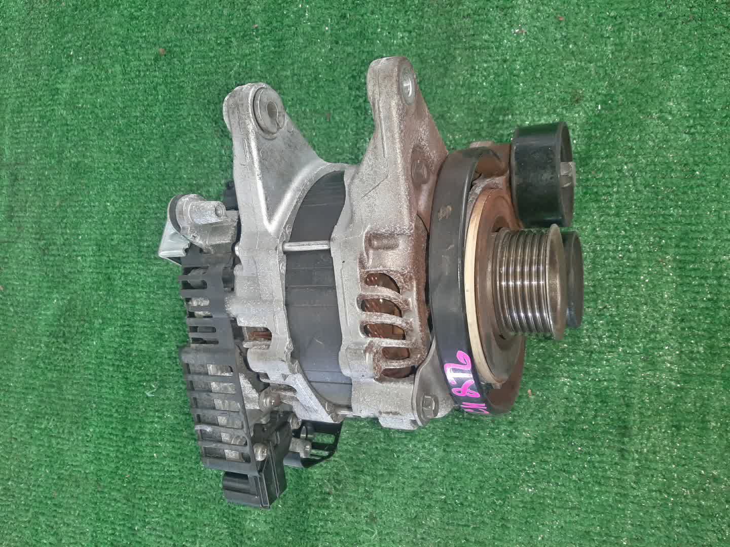 Генератор NISSAN SERENA C27 MR20DD 2310A-5TA2A 2 ракурс