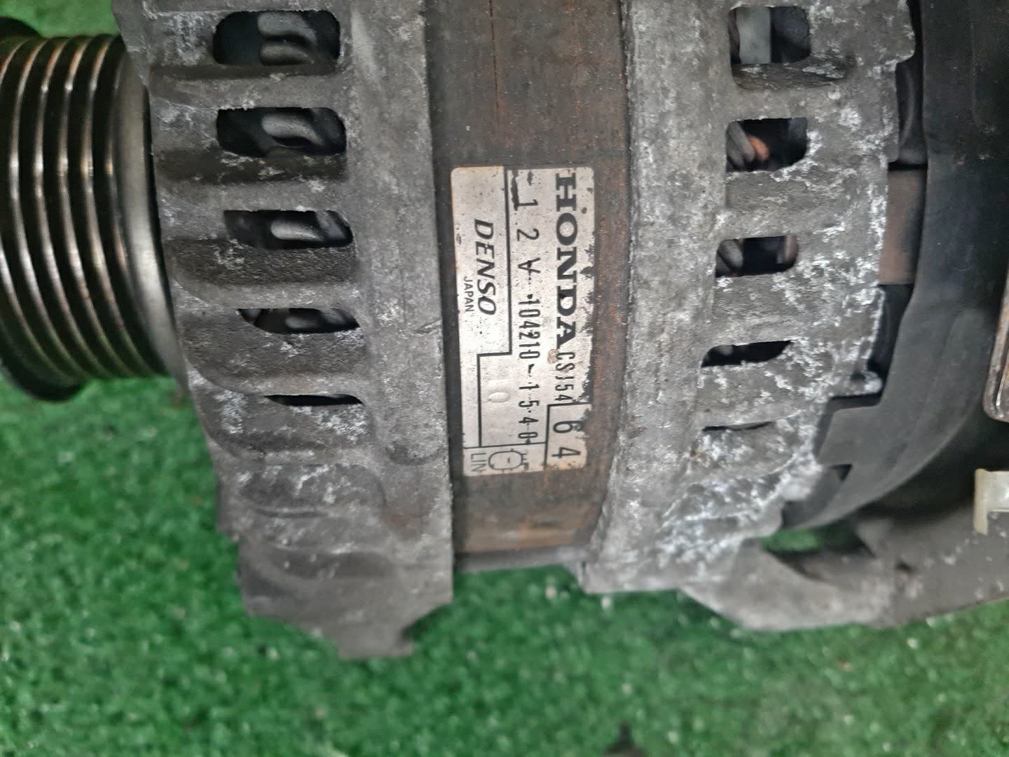 Генератор HONDA STEPWGN RK5 R20A 104210-1540 2 ракурс