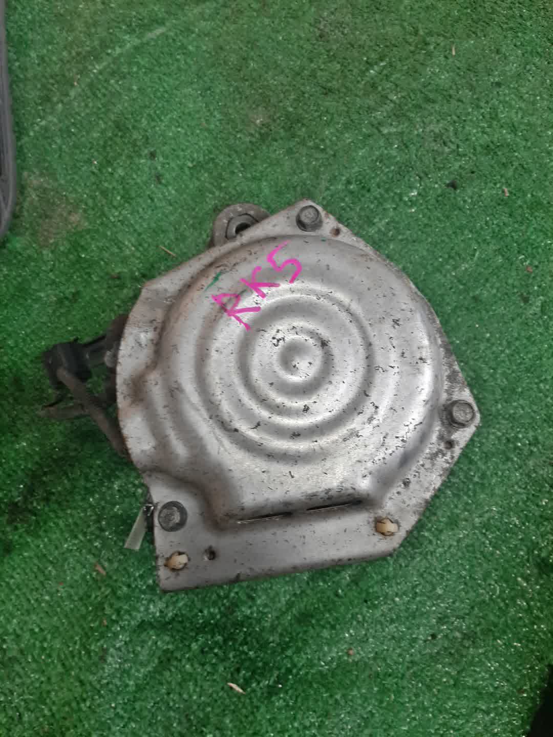 Генератор HONDA STEPWGN RK5 R20A 104210-1540 3 ракурс