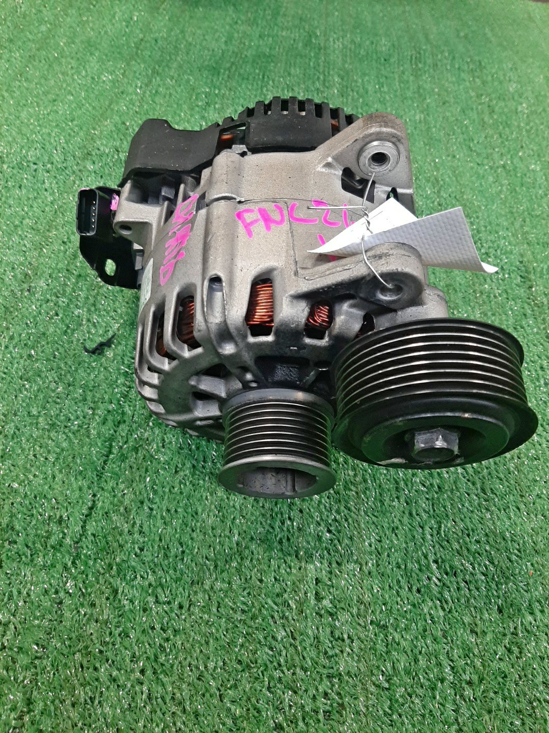 Генератор NISSAN SERENA FNC26 MR20DD 1 ракурс