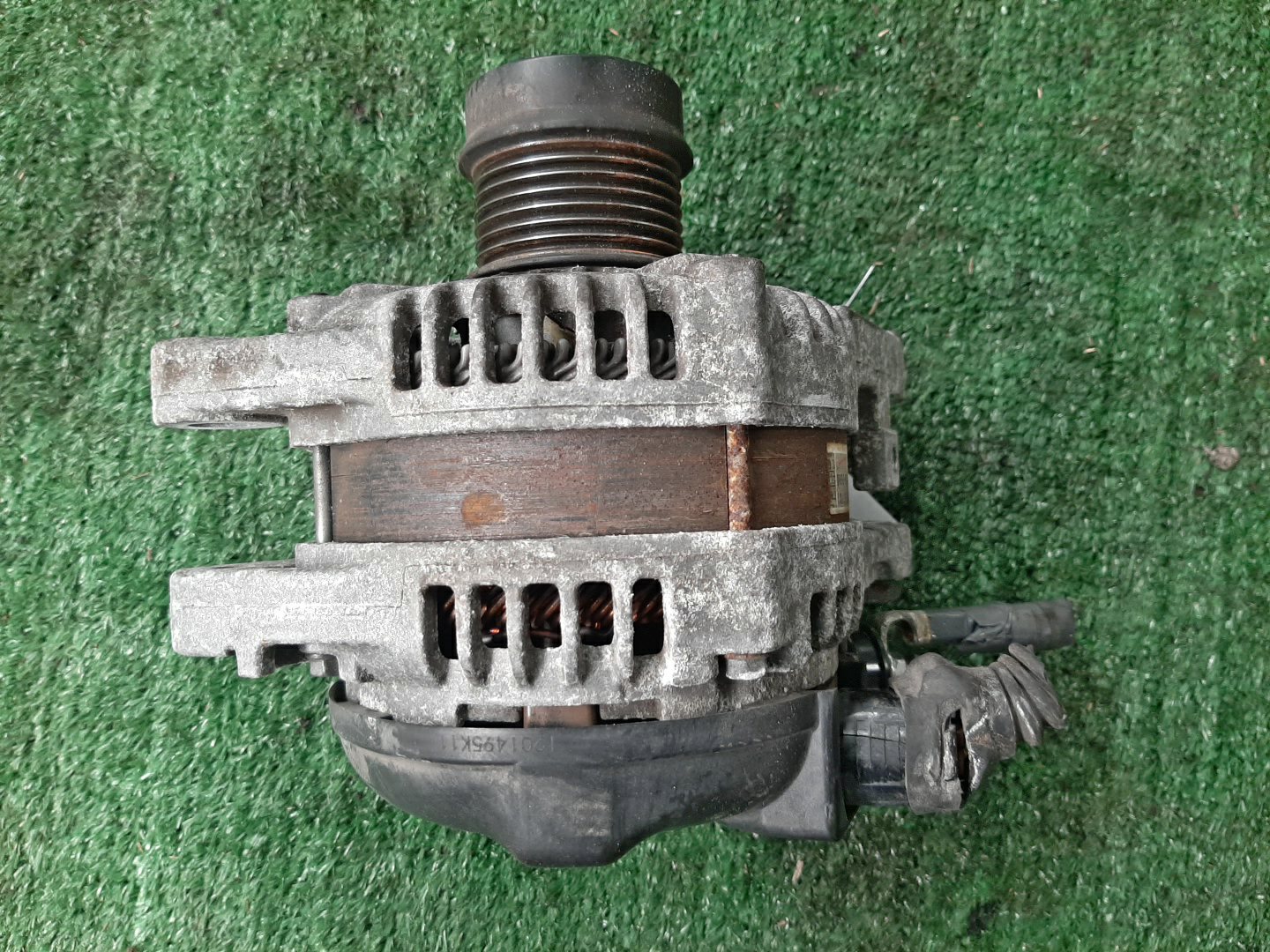 Генератор TOYOTA ESTIMA GSR55W 2GR-FE 27060-31101 1 ракурс