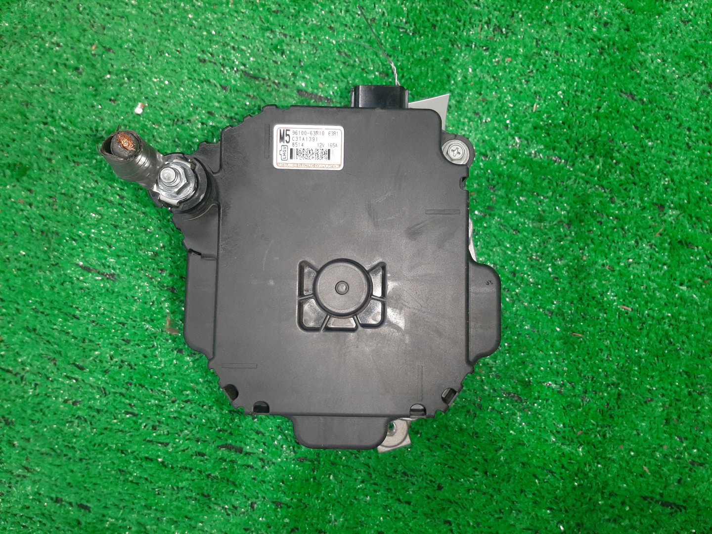 Генератор SUZUKI SPACIA MK53S R06A 96100-63R10 3 ракурс