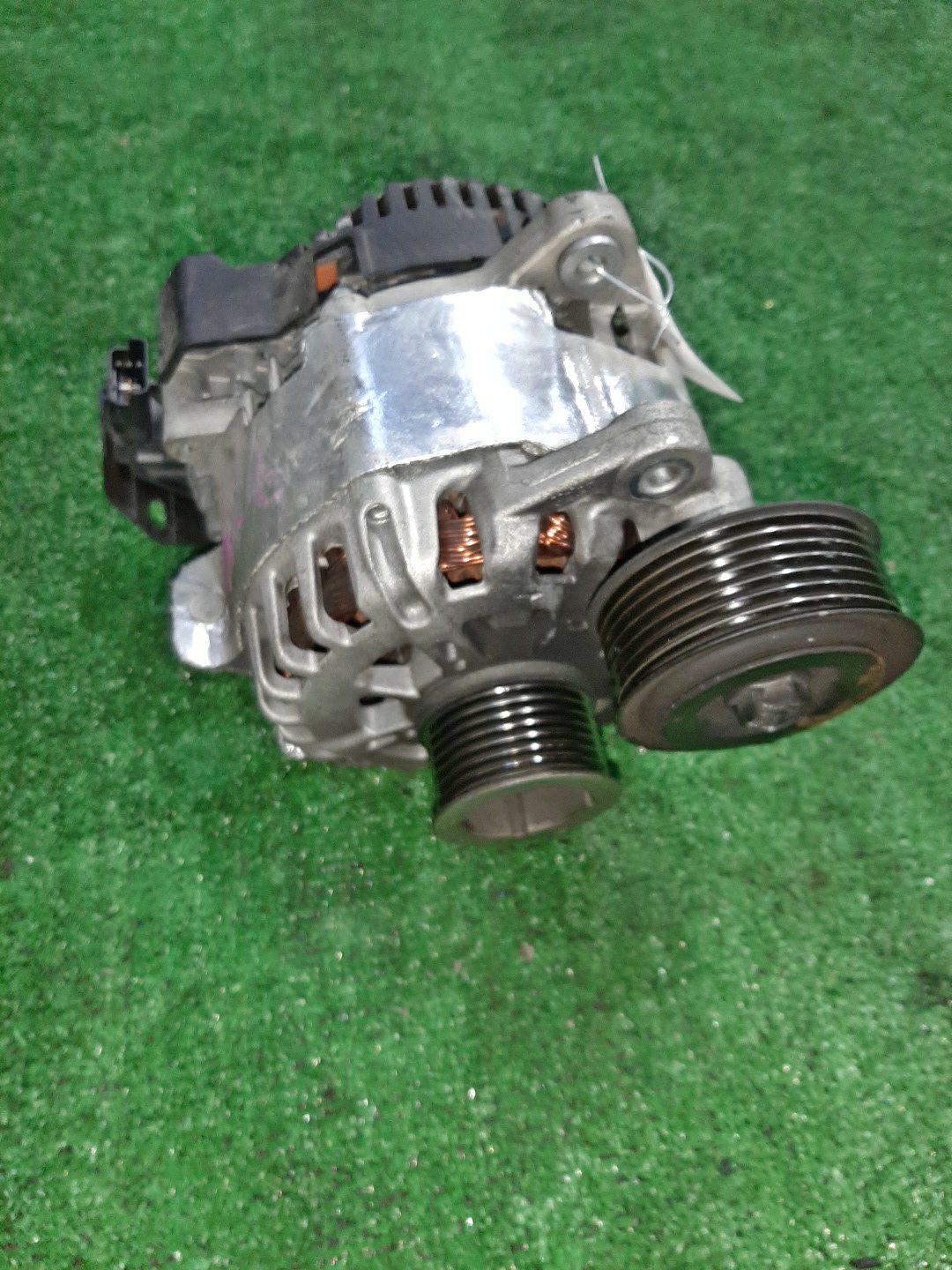 Генератор NISSAN SERENA C26 MR20DD 1 ракурс
