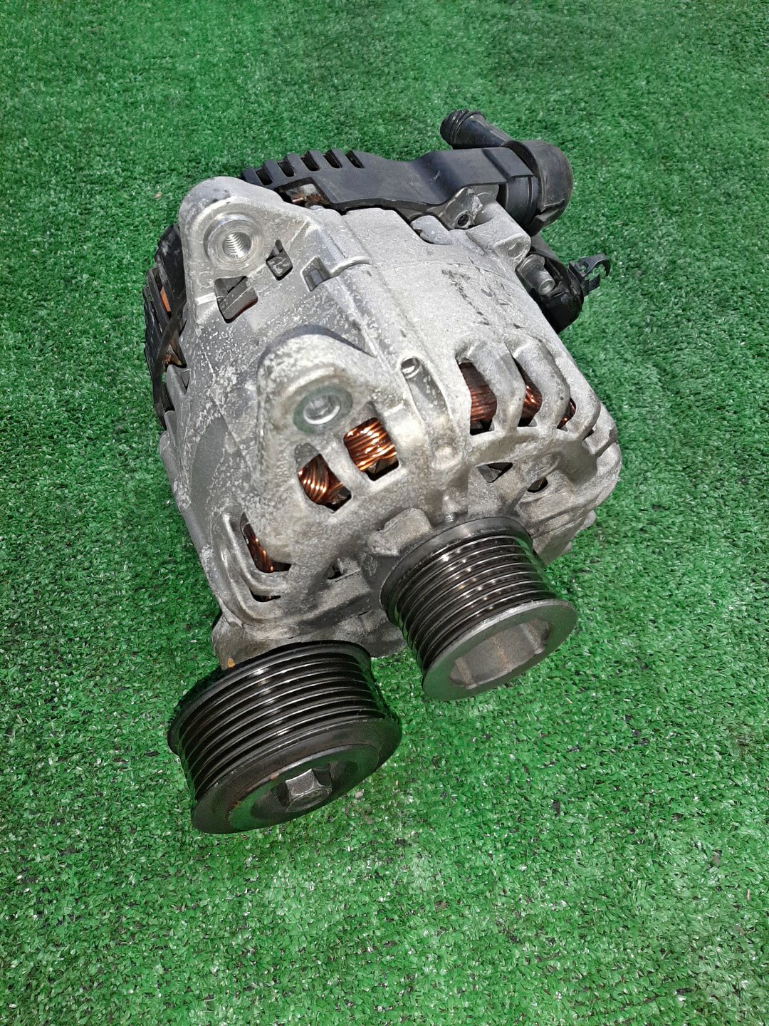 Генератор NISSAN SERENA HFC26 MR20DD 2310A-1VA1A 1 ракурс